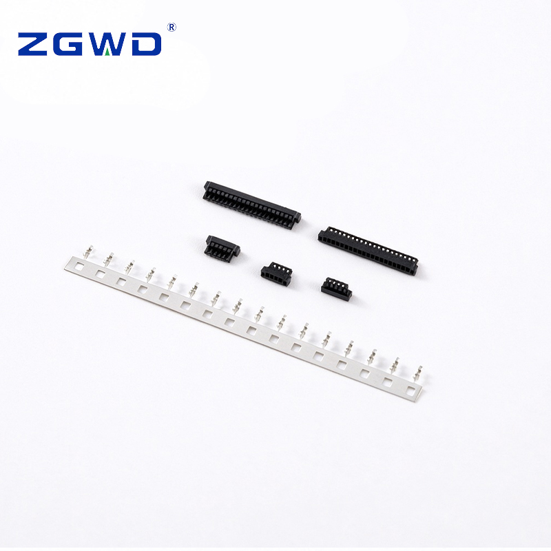 Terminales de crimpado y carcasa de conector macho de paso de 0,8 mm tipo DF52