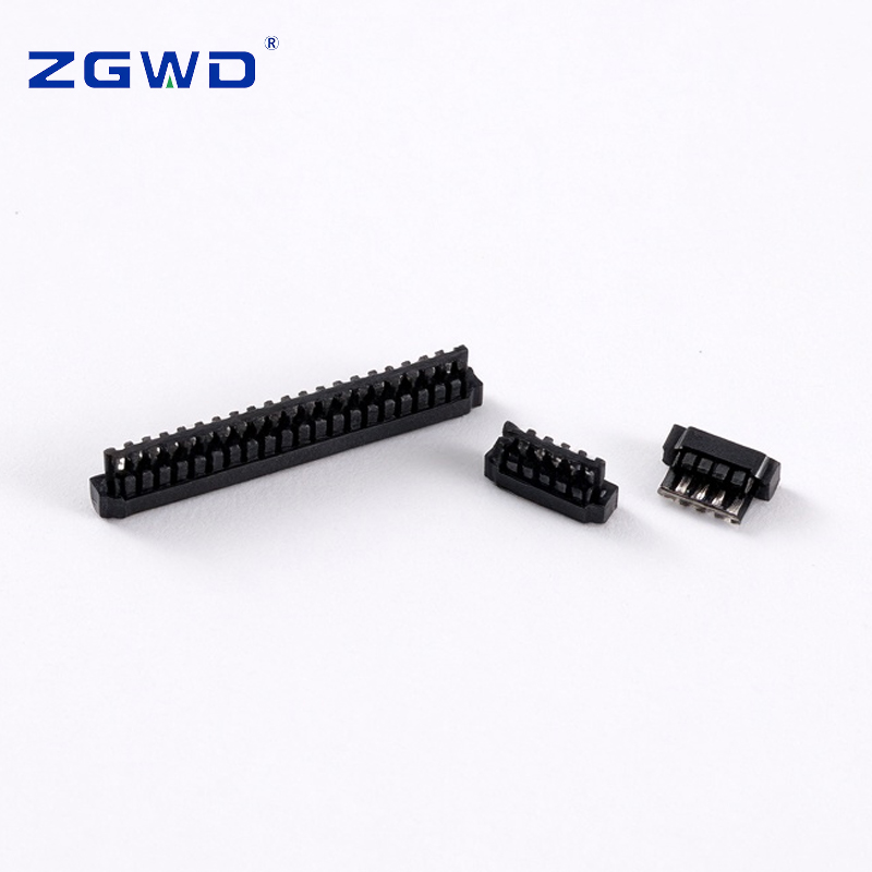 Terminales de crimpado y carcasa de conector macho de paso de 0,8 mm tipo DF52